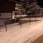 Вилла Rosa-apartamenty Z Prywatna Sauna Шклярска-Поремба